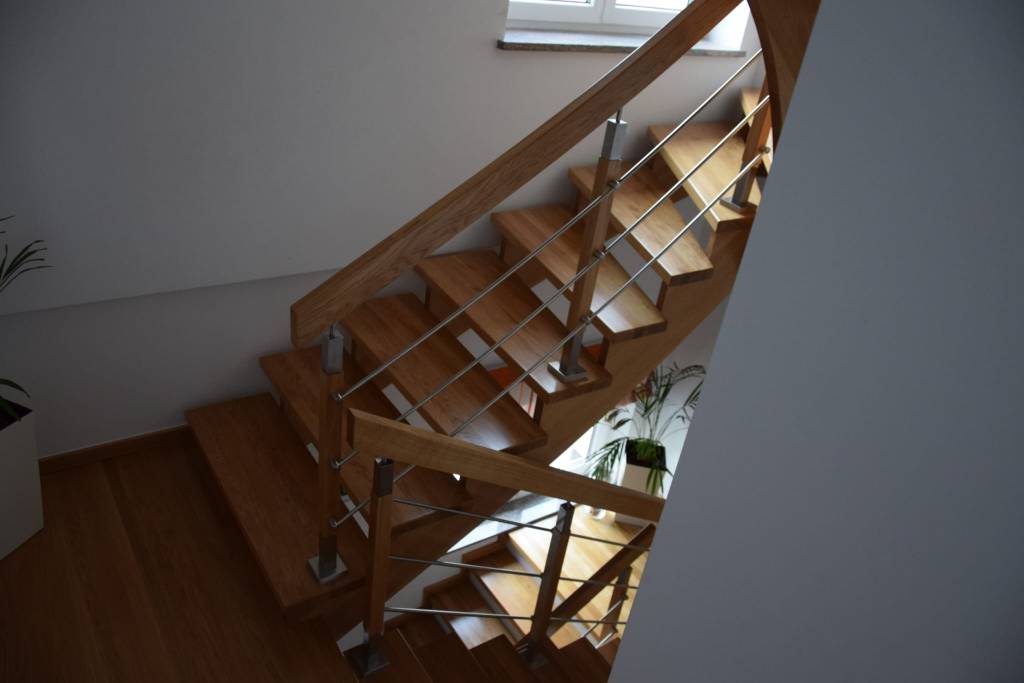 Schody na konstrukcji drewnianej