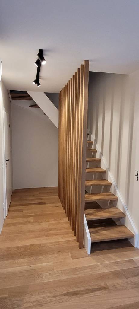 Schody na konstrukcji drewnianej